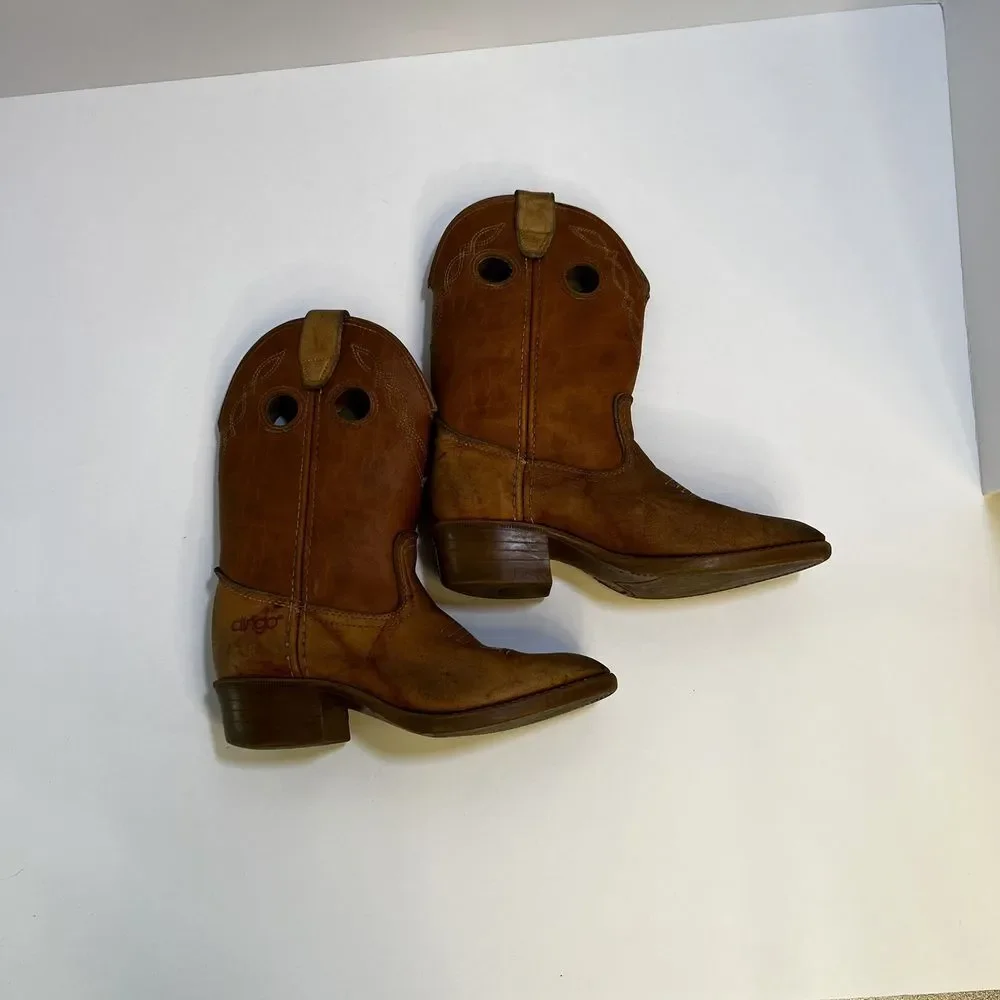 Vintage Dingo uni-sex tan w/ detail stitching 11.5‎ D kids cowboy boots